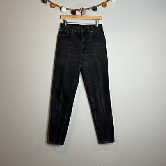 Vintage 1995 Levi's 550 Relaxed Fit Tapered Leg black denim jeans - Picture 1 of 7